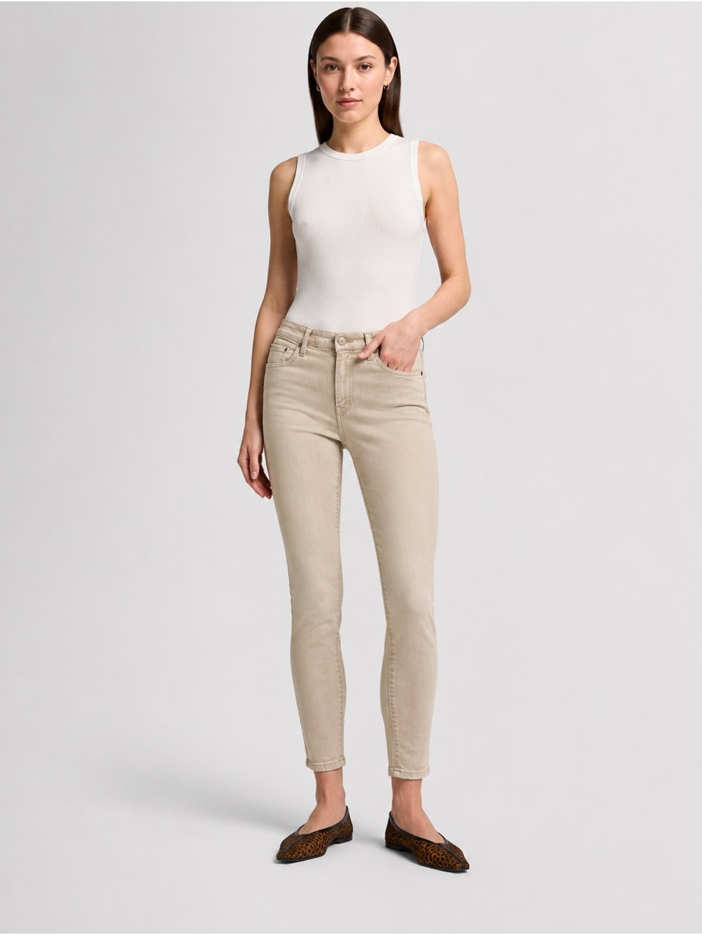 7 For All Mankind Skinny Jeans in Cream